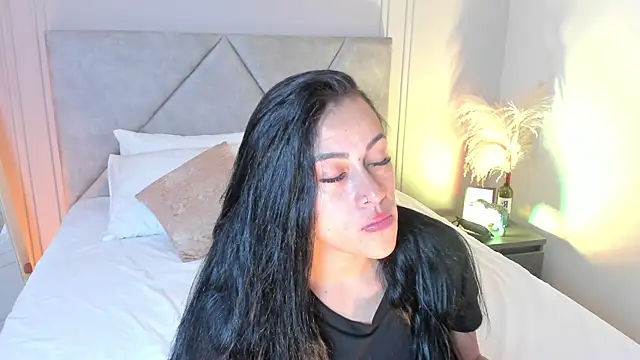 Snapshot of Miss_Ambeer chatting on March 8, 1:04 pm Miss Ambeer online show from March 8, 1:04 pm