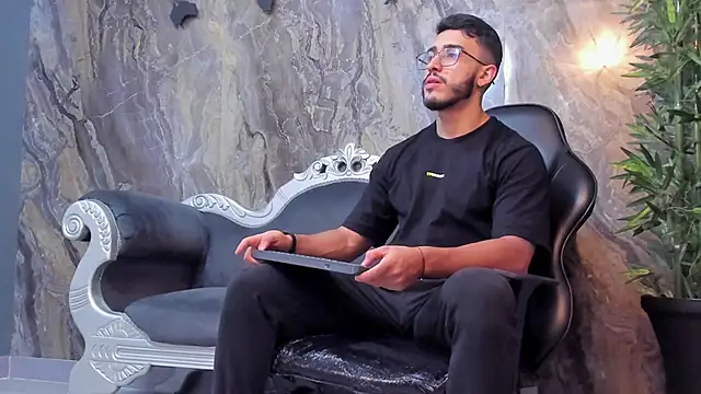 Liam Kleiin online show from February 11, 11:43 am