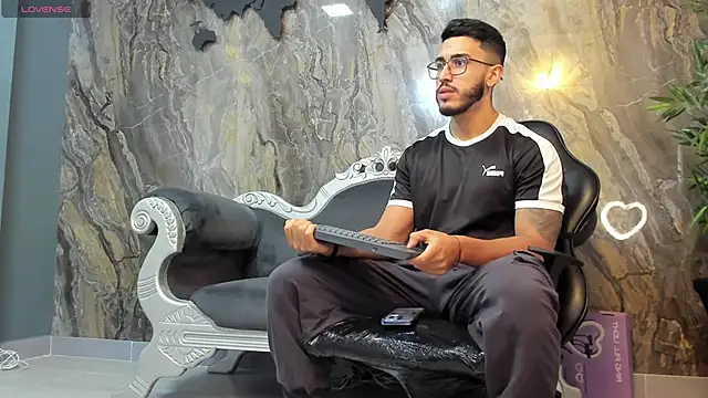 Liam Kleiin online show from March 10, 11:32 am