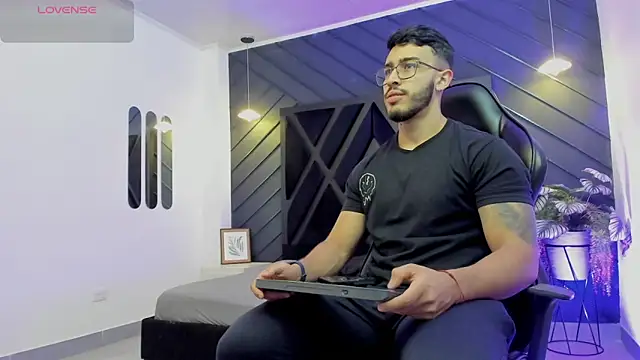 Liam Kleiin online show from October 11, 11:20 am