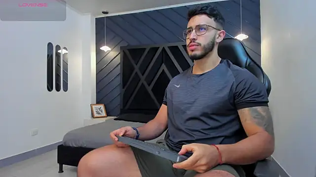 Liam Kleiin online show from October 28, 11:14 am