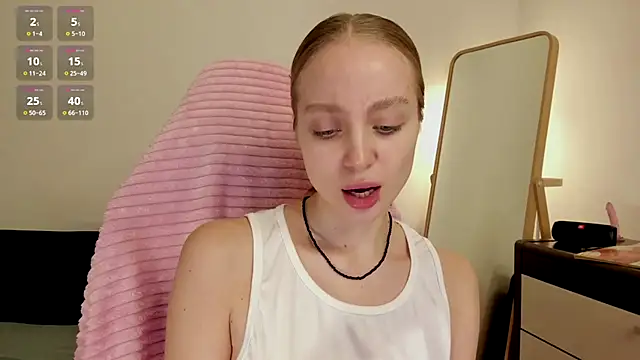 Snapshot of _LISA_BABYMETAL_ chatting on December 8, 12:19 pm LISA BABYMETAL online show from December 8, 12:19 pm