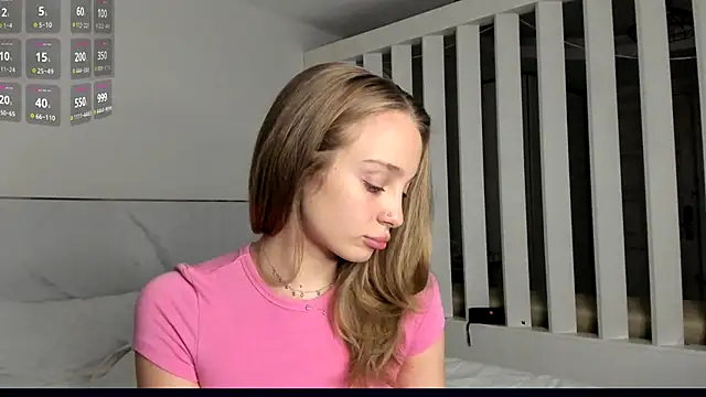 Snapshot of _LISA_BABYMETAL_ chatting on November 16, 4:01 pm LISA BABYMETAL online show from November 16, 4:01 pm