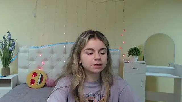 TinaRedly online show from January 15, 9:41 pm