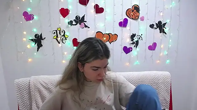 TinaRedly online show from January 30, 9:36 pm