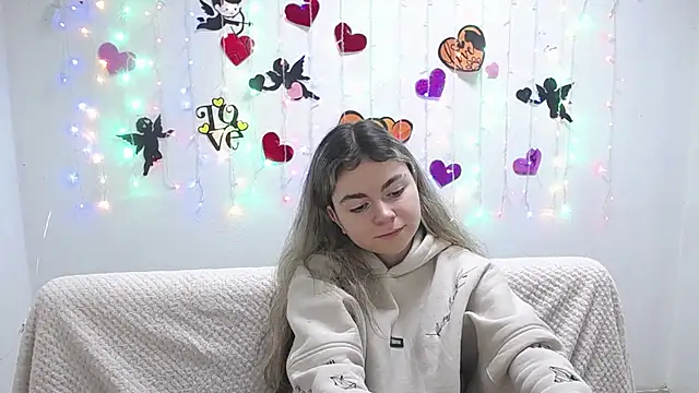 TinaRedly online show from February 20, 10:05 am