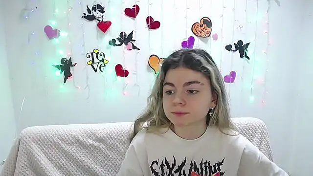 TinaRedly online show from February 22, 3:56 am