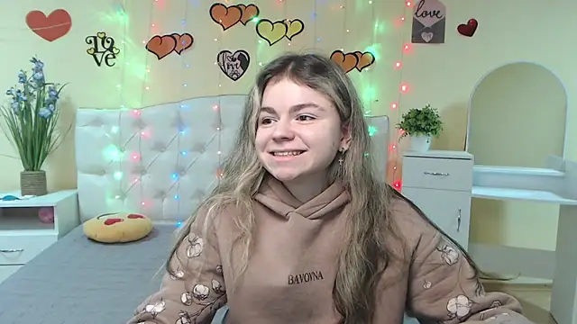 TinaRedly online show from February 24, 9:41 pm