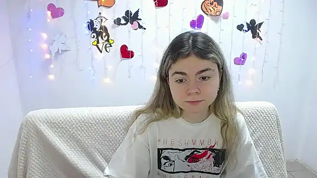 TinaRedly online show from March 1, 1:32 am