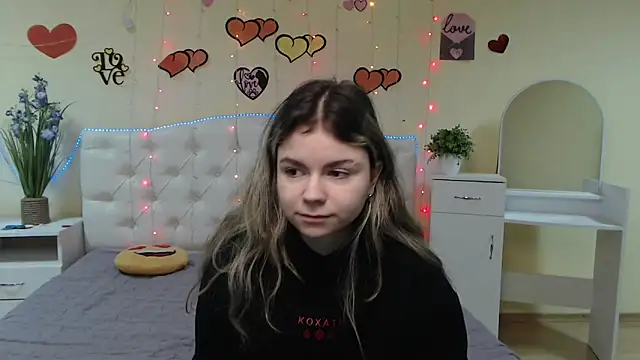 TinaRedly online show from March 9, 6:17 am