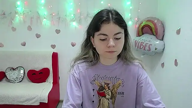 TinaRedly online show from September 22, 5:37 pm