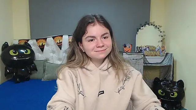 TinaRedly online show from November 1, 6:21 pm