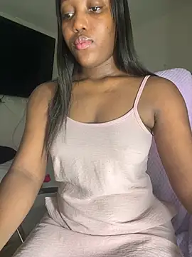 Snapshot of kellya_ chatting on January 4, 12:16 am kellya  online show from January 4, 12:16 am