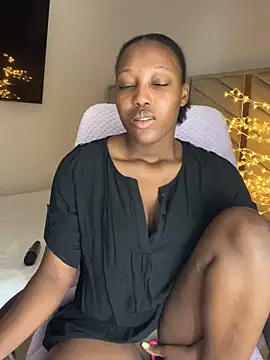 Snapshot of kellya_ chatting on October 18, 12:24 am kellya  online show from October 18, 12:24 am