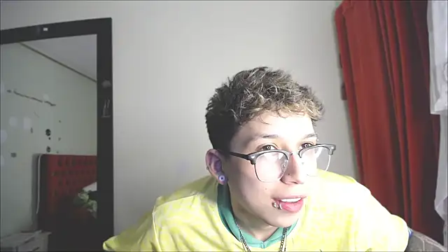 Snapshot of _Thomas_hot_ chatting on December 22, 11:20 pm Thomas hot online show from December 22, 11:20 pm