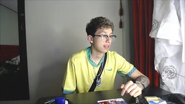 Snapshot of _Thomas_hot_ chatting on December 26, 9:37 pm Thomas hot online show from December 26, 9:37 pm