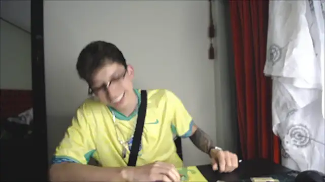 Snapshot of _Thomas_hot_ chatting on December 27, 12:39 am Thomas hot online show from December 27, 12:39 am