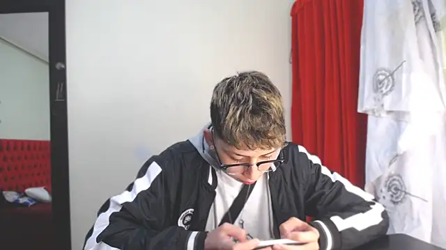 Snapshot of _Thomas_hot_ chatting on January 8, 4:11 pm Thomas hot online show from January 8, 4:11 pm