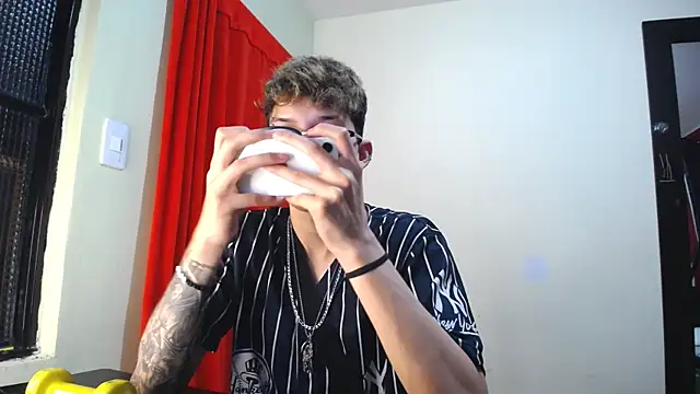 Snapshot of _Thomas_hot_ chatting on January 31, 1:11 am Thomas hot online show from January 31, 1:11 am