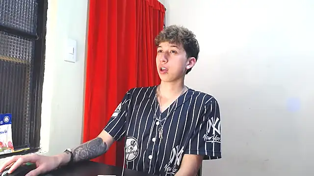 Snapshot of _Thomas_hot_ chatting on February 4, 9:20 pm Thomas hot online show from February 4, 9:20 pm