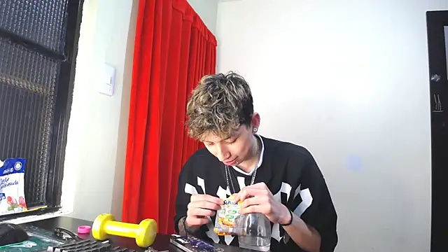 Snapshot of _Thomas_hot_ chatting on February 8, 8:42 pm Thomas hot online show from February 8, 8:42 pm
