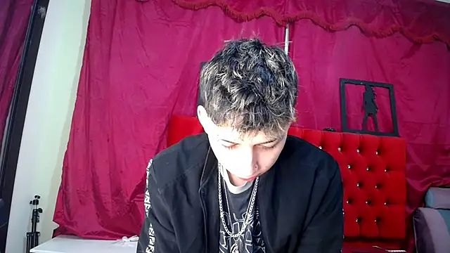 Snapshot of _Thomas_hot_ chatting on March 8, 12:52 pm Thomas hot online show from March 8, 12:52 pm