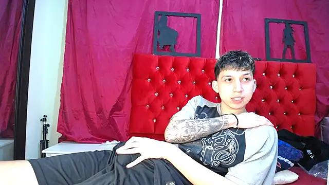 Snapshot of _Thomas_hot_ chatting on March 9, 11:14 pm Thomas hot online show from March 9, 11:14 pm