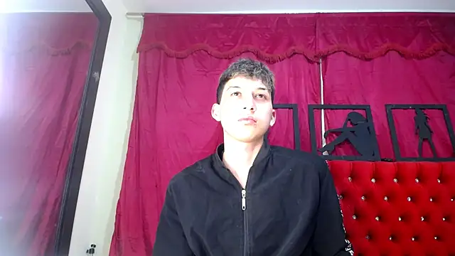 Snapshot of _Thomas_hot_ chatting on March 18, 1:00 am Thomas hot online show from March 18, 1:00 am