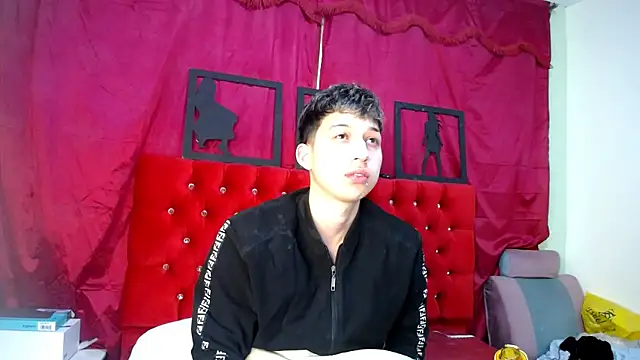 Snapshot of _Thomas_hot_ chatting on March 18, 6:26 pm Thomas hot online show from March 18, 6:26 pm