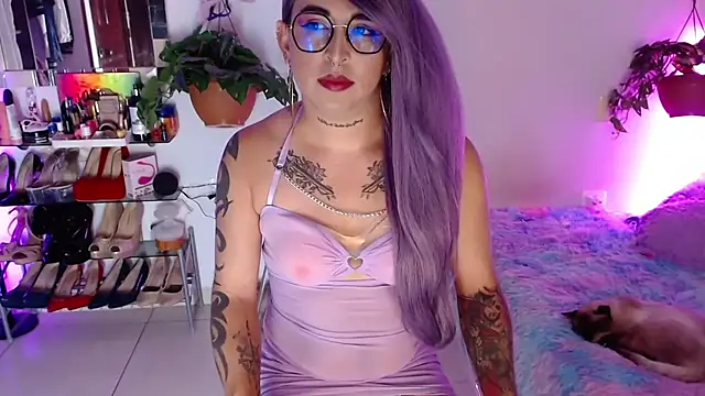 Snapshot of Laveneno_ortiz07 chatting on February 19, 12:06 am Laveneno ortiz07 online show from February 19, 12:06 am