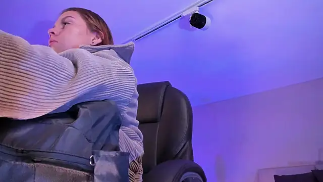 ArianaBaker online show from February 4, 12:44 pm