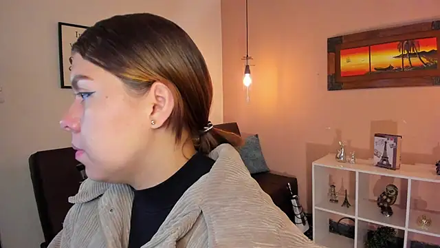 ArianaBaker online show from March 5, 12:00 pm