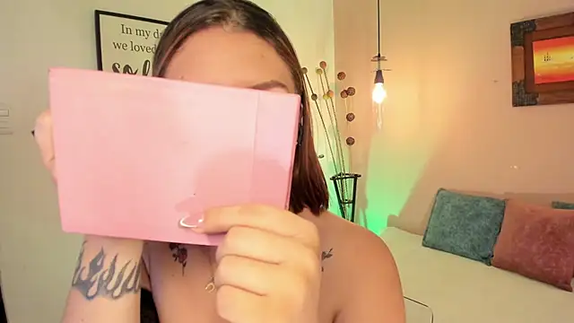 ArianaBaker online show from March 19, 12:45 pm