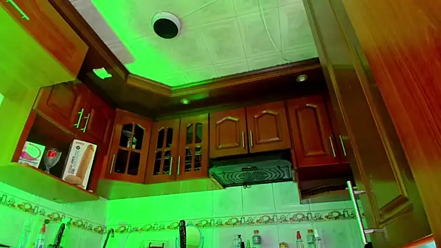 LaureenHills online show from March 15, 6:25 am