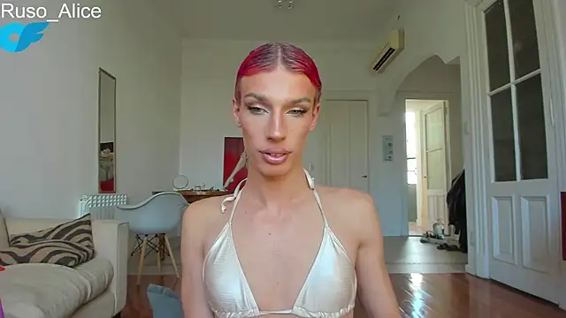 AliceSnowCatt online show from March 14, 4:40 pm