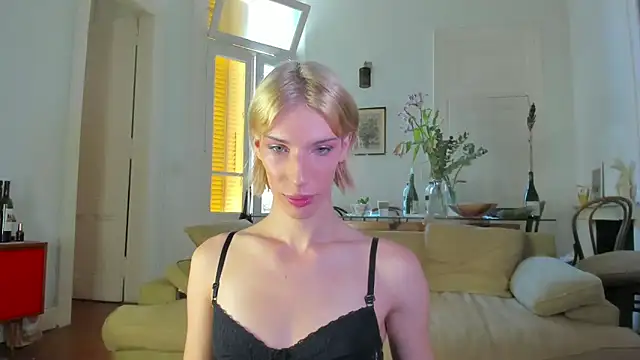 AliceSnowCatt online show from December 4, 4:59 pm