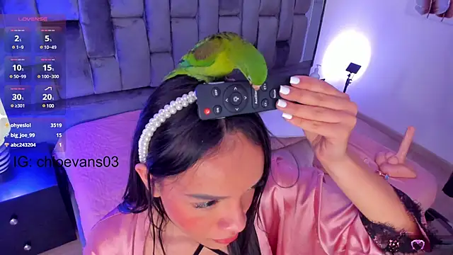 Chloe evans   online show from March 7, 5:49 pm