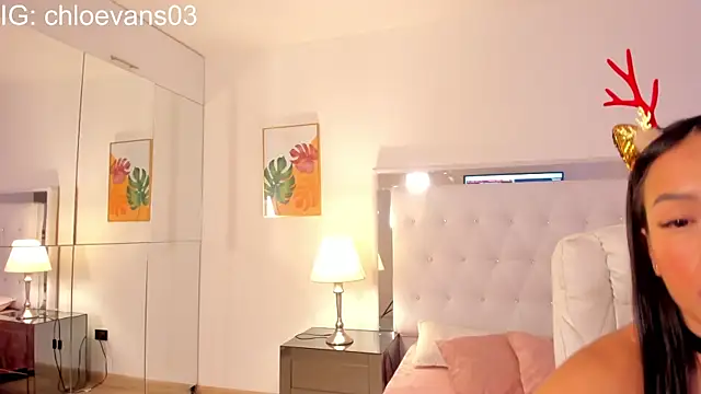 Chloe evans   online show from December 18, 11:27 am