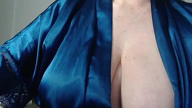 missdaniels online show from October 11, 2:11 am