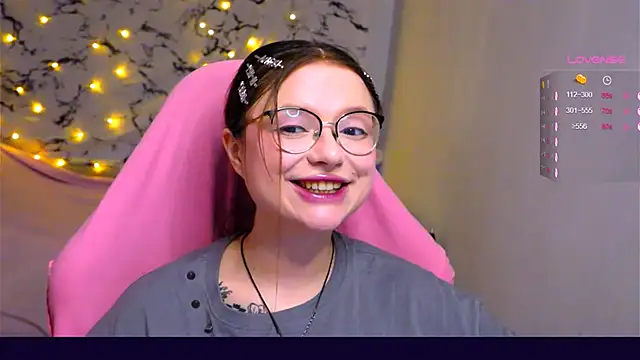 me  hanna online show from March 13, 11:49 pm