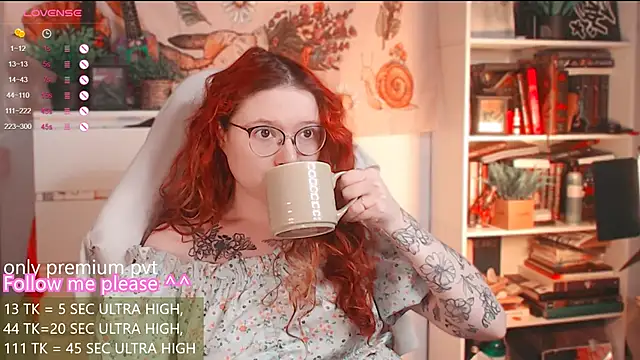 Snapshot of me__hanna chatting on February 17, 3:25 am me hanna online show from February 17, 3:25 am