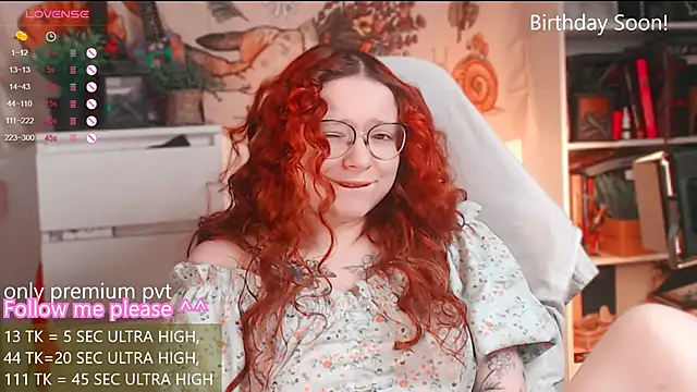 Snapshot of me__hanna chatting on February 22, 4:02 am me hanna online show from February 22, 4:02 am