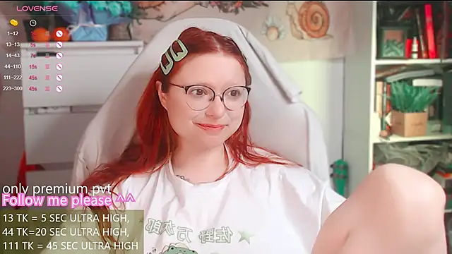 Snapshot of me__hanna chatting on March 11, 3:23 am me hanna online show from March 11, 3:23 am