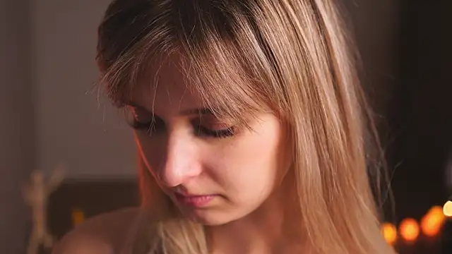 hereandnows  online show from December 28, 7:01 pm