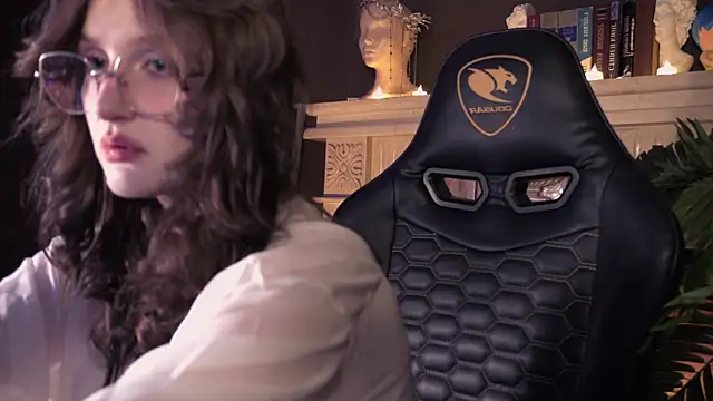 ELLIEJAY online show from February 9, 8:34 pm