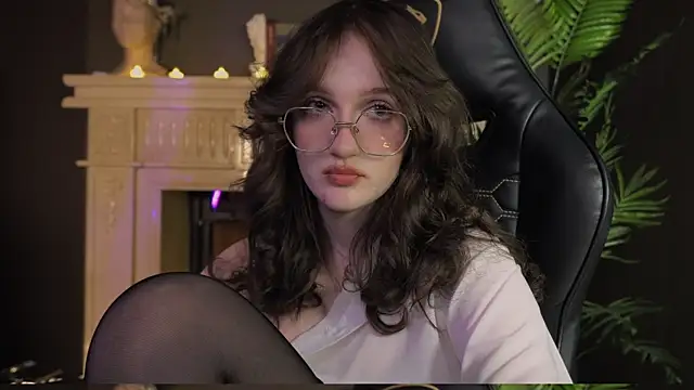 ELLIEJAY online show from February 9, 11:46 pm