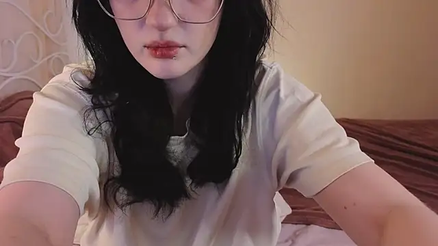 ELLIEJAY online show from September 17, 8:10 pm