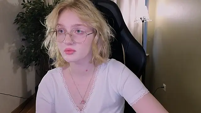 ELLIEJAY online show from March 6, 5:15 am