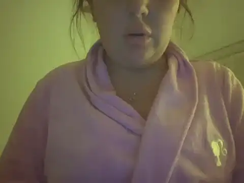 magical mia online show from March 18, 8:26 pm