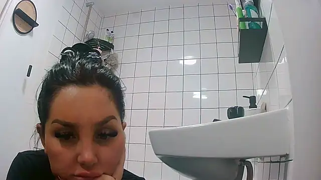 magical mia online show from September 28, 4:45 pm